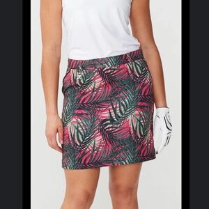 RÖHNISCH KIA GOLF SKORT IN PALM FUCHSIA 40